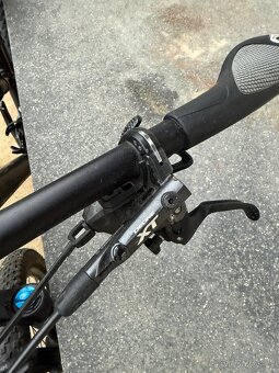 Celoodpružené MTB – FOX (předek + zadek), Shimano XT, top st - 11