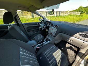 FORD FOCUS 1.6 - 11
