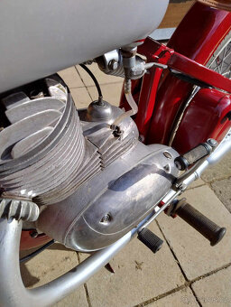 JAWA 250 PÉRÁK - POJÍZDNÝ STROJ, HEZKÝ + VIDEO - 11