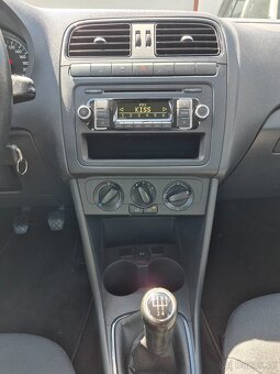 VW Polo 1,2 tsi 66 kw 2012 5xdveře - 11