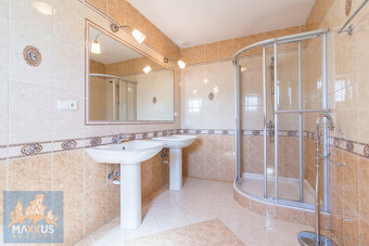 Pronájem luxusního rodinného domu 7+kk (360 m2), Praha 6 - N - 11