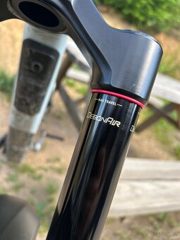 ROCKSHOX ZEB CHARGER3 - 11