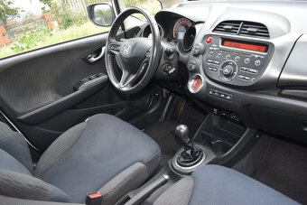 Honda Jazz 1.4i-VTEC 73kW, 1.majitel, SERVISKA, rok 2013 - 11