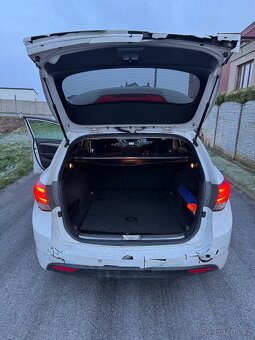 HYUNDAI i40 1.7 CRDi 104kW 2015 - 11