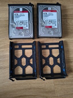 NAS QNAP TS-464 + 2 x 8 TB HDD - 11