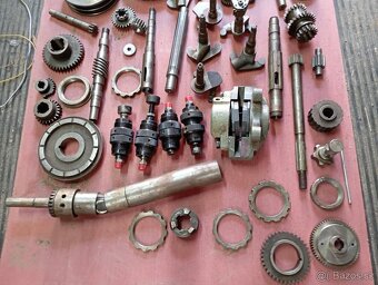 Díly frézky soustruhy - 11