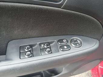 Hyundai i30 1.4i serviska - 11