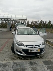 Opel Astra Tourér - 11