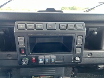Land Rover Defender 110 TD5 - 11