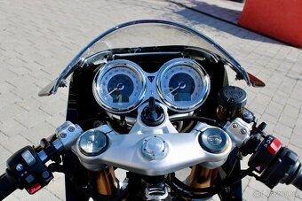 Triumph Thruxton RS 1200 Jet Black - 11