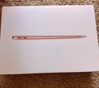 MacBook Air 13 2020 zlatý - 11