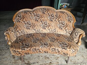 Starožitný nábytek - 11