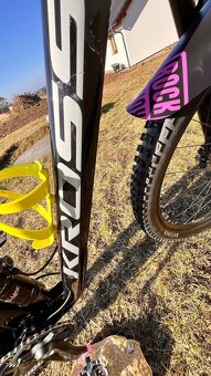 Celoodpružené MTB kolo Kross 3.0 Carbon-velikost M kola 29” - 11