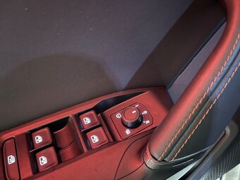 Cupra Formentor 2024 1.5 TSI 110 kW - záruka 5 let, tažné - 11