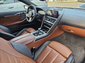 Prodám BMW M850i xDrive cabrio - 11