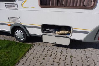 KNAUS SUDWIND 450 TF R.V. 2001 Stanová předsíń - 11