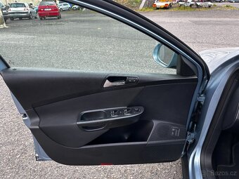 VW PASSAT 2,0 TDI - BKP - AUT. KLIMA - NAVI - NOVÁ STK - 11