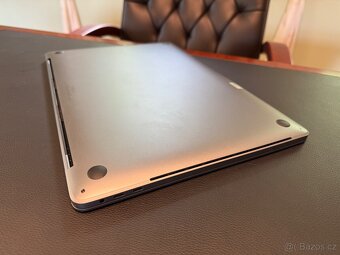 MacBook Pro 16", 2.4 GHz Intel Core i9, HDD 500 GB, 16 GB - 11