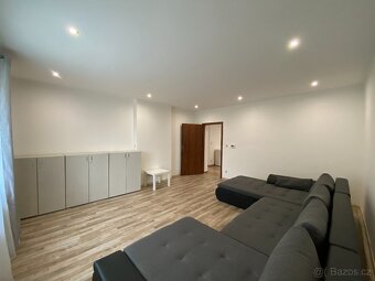 Pronájem domu se zahradou a bazénem, 3+1, 110 m2, Žhery, - 11