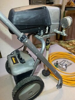 Prodám set Makita -  2 x bourací kladiva, 2 x šroubovák na s - 11