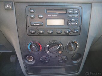 Ford Tourneo Connect 1.8 LPG klima, el. okna + zrcátka - 11