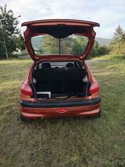 PEUGEOT 206 1.1i 44KW PLATNÁ STK - 11
