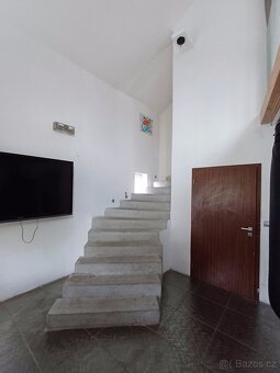 Rodinný dům 230m2, garáž, výřivka, krytý bazén, pára - 11