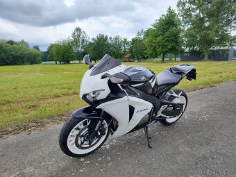 Honda CBR1000RR Fireblade, najeto 32 tkm - 11