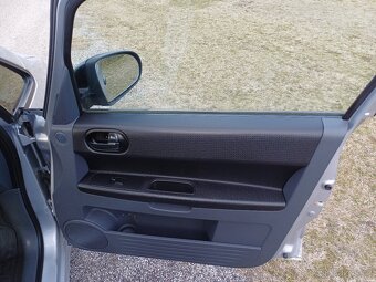 Predám Mitsubishi Colt 1.1 benzín,5-dverový,1.majiteĺ,rok vý - 11