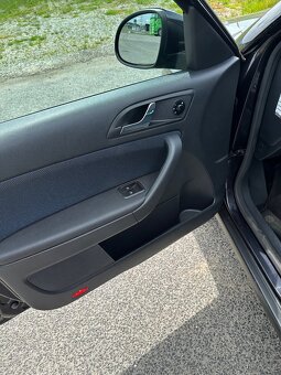 ŠKODA YETI 1.2 TSI-77KW-SERVISKA - 11