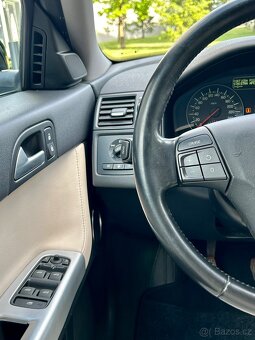 VOLVO 2.0D3 110KW 5VÁLEC MANUÁL KUŽE-XENON-NAVI-VYHŘEV - 11