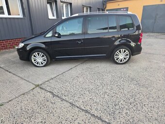 Dobrý den nabízím k prodeji krásný rodiny vůz Volkswagen Tou - 11