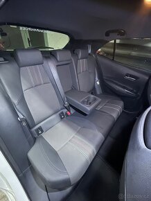 Toyota Corolla 1.8 Hybrid GR Sport Hatchback (Záruka) - 11