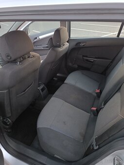 Opel Astra H kombi 1.7 Cdti 2009 - 11