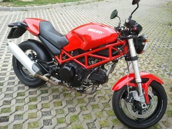 Ducati Monster 695 - 11