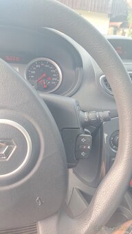 Renault Clio 2013 - 11