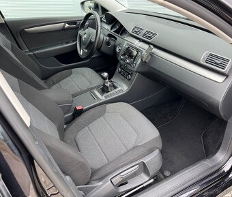 VW Passat B7 2.0TDI 103kw Manuál,Bi-Xen,Navi,Senzory,Alu R17 - 11