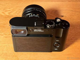 Leica Q3 – černá, 60 MP, plus další baterie a záruka - 11