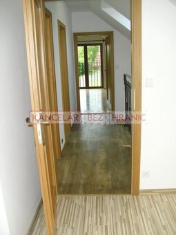 Pronájem podkrovního bytu,78 m2,Hluk - 11