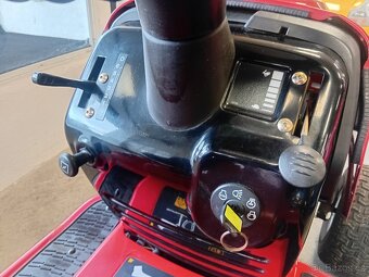 Prodám zahradní traktor MTD 12.5Hp - 11