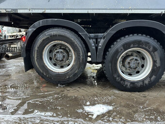 Eur6 sklápěč - tahač 6x4 Volvo spaní - 11