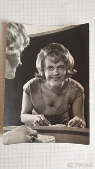 Fotky - stare pohledy hercu a umelcu 60,70 leta 115 kusu - 11
