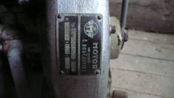 Spalovací motor s čerpadlem - 11