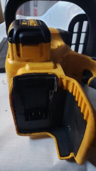 Aku řetězová pila DeWalt DCM565 - 11