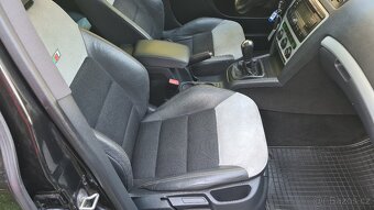 ŠKODA OCTÁVIA 2 RS kombi - 2,0TFSi 147kW Manuál. - 11