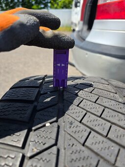 255/40 R18 NOKIAN + CONTINENTAL zimní - 11