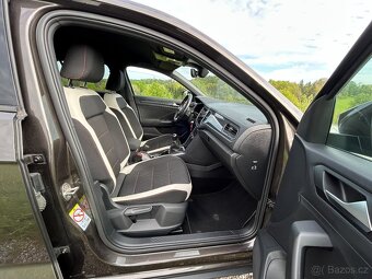Prodám VW T-Roc 1,5 tsi 110 kW SPORTLAIN - 11