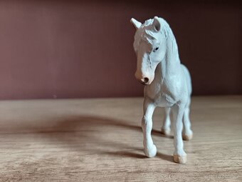 SCHLEICH SBĚRATELSKÉ FIGURKY KONĚ 168 - 11