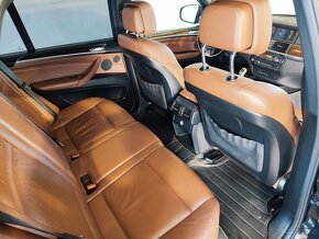 BMW X5 E70 3.0D 180KW SC/HUD/ČTENÍ ZNAČEK/PLNÝ SERVIS - 11