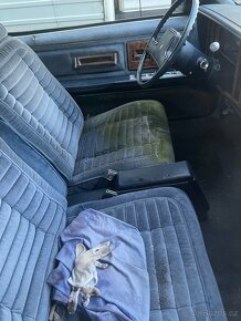 Buick Riviera V8 5.5  před renovací - 11